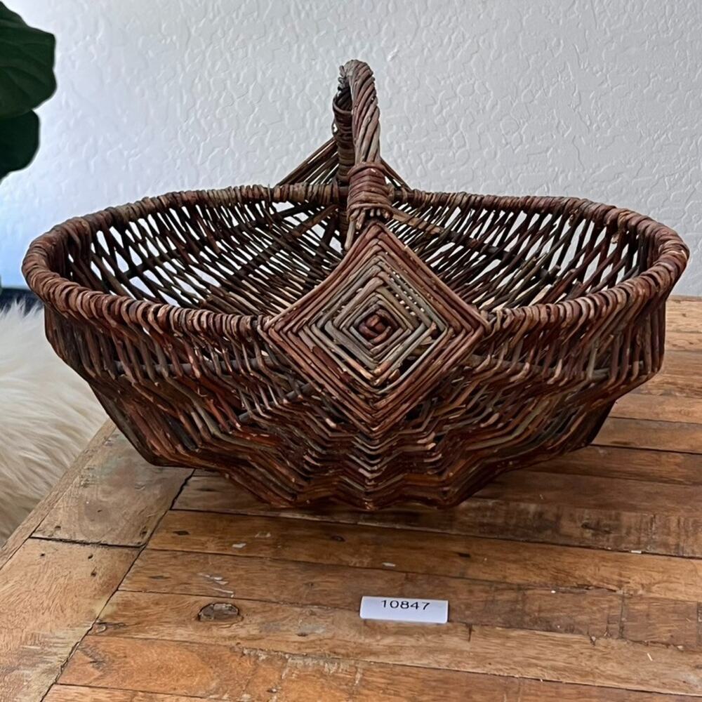 Vintage Grapevine Gathering Basket 16" Farmhouse Decor - Picture 8 of 9